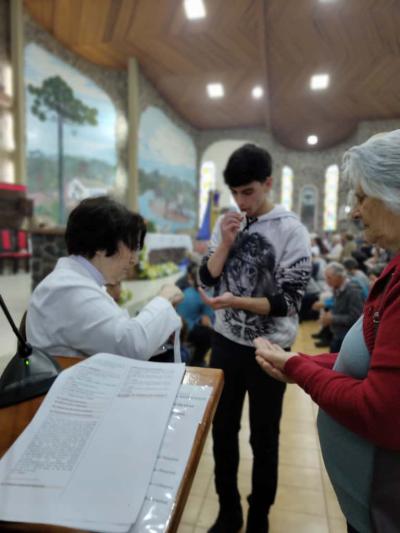 Terceira celebração do domingo reúne fiéis no Santuário de Nossa Senhora Aparecida